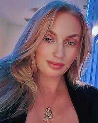 Amber Westra's Instagram, Twitter & Facebook