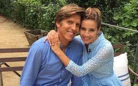 Si bien ahora está de lo más enamorado de su mujer, virginia troconis, el torero siempre tiene presente a vicky martín berrocal, su primera pareja conocida y madre de su hija mayor, alba. El Romantico Aniversario De Manuel Diaz Y Virginia Troconis Gossip Addict
