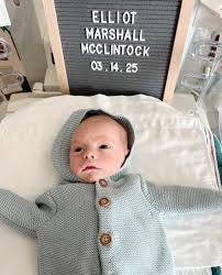 Eminem's daughter Hailie gives birth to her first child. 👶 Eminem bây giờ  đã là ông nội. 🥹