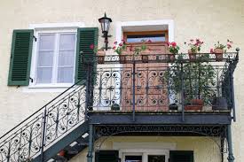 Exemplificari ale solutiilor realizate cu elementele de fier forjat oferite. Poze ArhitecturÄ CasÄ AcasÄ Balcon Decor BalustradÄ Metal FaÅ£adÄ Ornament Deco ScarÄ Acces Intrare ApariÈie Fier Forjat 4865x3243 944337 Poze Frumoase Pxhere