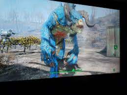 A Chameleon Deathclaw! I've never seen one of these before! : r/fo4