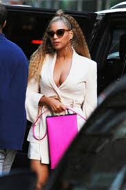 See more ideas about beyonce braids, beyonce, natural hair styles. Beyonce Steps Out In The Hairstyle Of The Summer And Makes It Her Own Vogue