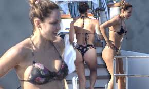 Reddit gives you the best of the internet in one place. Katharine Mcphee 35 Frolics With Husband David Foster 69 During Their Idyllic Italian Honeymoon Daily Mail Online