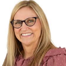 Mary Brummett's Instagram, Twitter & Facebook