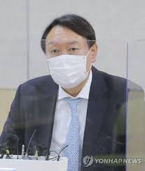 검찰이 윤석열 검찰총장 부인 김건희씨 회사 코바나컨텐층의 '전시회 협찬' 의혹과 관련 11일 세무 당국으로부터 회사의 과세자료를 확보했다. ìœ¤ì„ì—´ ë¶€ì¸ì´ ì „ì‹œ ì´ë ¥ ë¶€í'€ë ¸ë‹¨ ê¹€ì˜ê²¸ ì£¼ìž¥ì— ì‚¬ì‹¤ ì•„ëƒ
