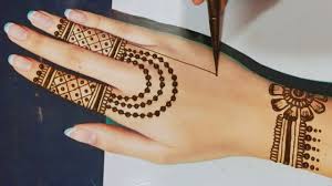 Easy Simple Mehndi Design Arabic Mehndi Design 2020 Latest Beautiful Nel 2020 Mehandi Designs Semplici Disegni Mehndi Disegni Henne