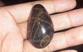 Batu akik sulaiman berkhodam jin umat nabi sulaiman as yang bermanfaat untuk perlindungan, kekayaan, kemakmuran, percaya diri, kecerdasan, dan kewibawaan. Tips Mengetahui Ciri Atau Tanda Batu Berkhodam Untuk Orang Awam Dunia Klenik