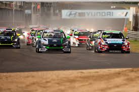 Štart fia cez d2 omv maxxmotion veľká cena sr #slovakiaring #fiacezd2 #formula #omvmaxxmotion #racestart #circuitracing. Tcr Europe 2021 22 Autos Fur Den Saisonauftakt Auf Dem Slovakiaring Gemeldet Racingblog