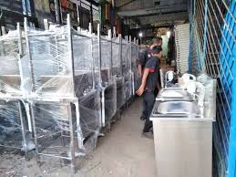  Wastafel Stainless Steel Kran Injak Custom Wastafel Tempat Sampah Mencuci Tangan