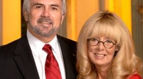 Wife of Ex-UA President Dies