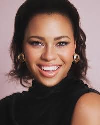 Laura Archer's Instagram, Twitter & Facebook