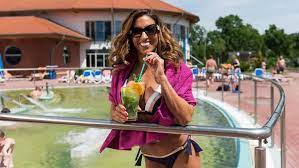 Her birthday, what she did before fame, her family life, fun trivia facts, popularity rankings, and more. Rubint Reka Gardrobja Nagyobb Mint Nehanyunk Lakasa 24 Hu
