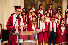 Facultatea de limbi și literaturi străine continuă să fie în topul celor mai căutate facultăți din românia și cea mai căutată din. Povestea TanÄƒrului BistriÈ›ean Care A Demonstrat CÄƒ Se Poate DacÄƒ Vrei Bursier La O PrestigioasÄƒ Universitate Din Paris Bistriteanul Afla Primul