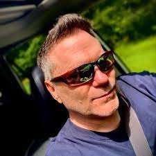 Ian Crouse's Instagram, Twitter & Facebook