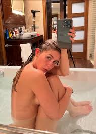 Zoe Rhode - Free nude pics, galleries & more at Babepedia