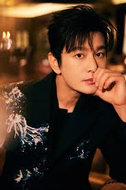 Người mẫu Diệp Kha thừa nhận 'làm lại' 40% cơ thể