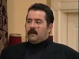 Ata demirer'in başrolünde oynadığı eyvah eyvah 2 filmi, hüseyin karakterinin aşık olduğu kız peşinde yasadığı maceraları konu etmektedir. Tatli Hayat 2001