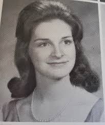 Robin Kisner's Instagram, Twitter & Facebook