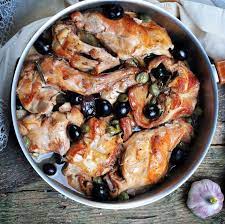 Coniglio alla ligure al forno. Coniglio Alla Ligure Ricetta Originale Per Preparare Il Coniglio Con Olive E Pinoli Alla Ligure