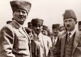 Ataturk Dumlupinar Resimleri Ataturk Ismet Inonu Ile Birlikte Fotograf Resim Youtube