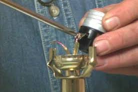 Light bulb socket wiring diagram us. How To Install A Three Way Lamp Socket Ron Hazelton