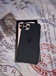 Iphone 11 Pro Max With Apple Silicone Case Wallpaper Lucu Lucu