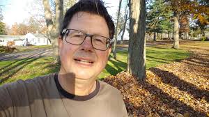 Leafing a couple leaves for you! 😁...