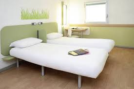Aux portes de paris et de neuilly, l'hôtel ibis paris la defense courbevoie, est situé face à la. Ibis Budget Courbevoie Paris La Defense Courbevoie Aktualisierte Preise Fur 2021