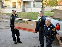Hpd Eastside Patrol Community Service Officers Delivering A Christmas Tree To A Family In The East End Artac Houston Police Houston Police Department Police