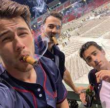 Everyone knows Saturdays are for the boys... but especially these boys  😉👏👑 Jonas Brothers Grab a glass and your besties, cause we're about to  have a good night! https://ihr.fm/JonasBrothers