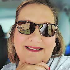 Licensed massage therapist for chair massages?