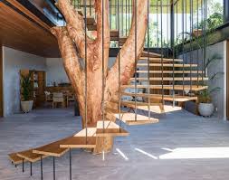 Model tangga rumah mewah modern terbaru tangga mempunyai fungsi yakni untuk menghubungkan antar lantai satu ke lantai selanjutnya tangga sendiri tidak dapat dipisahkan dengan desain rumah itu sendiri dengan bentuk tangga. 17 Desain Tangga Kayu Minimalis Yang Membuat Rumah Jadi Lebih Keren Rumah123 Com