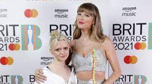 In this post, we also have variation of examples usable. Session Stars Maisie 80 Khloe Kardashian Drools Over Strictly Babe Maisie Smith S Envy Worthy Pins Daily Star Secret Sessions Maisie 24 Strictly S Maisie Smith Heads Trends Avadi