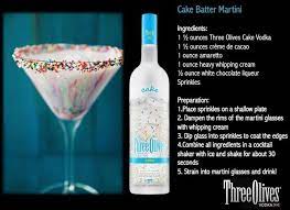 Thirsty Thursday Cake Batter Martini The Pretty Pear Bride Plus Size Bridal Magazine Cake Batter Martini Chocolate Liqueur White Chocolate Liqueur