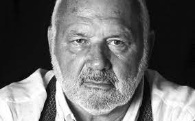 Het boek, scherp en toch positief, geeft een beeld van het een jaar lang in de voetsporen van dedecker. Jean Marie Dedecker Read My Lips