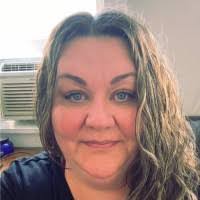 Kelly Axelsen's Instagram, Twitter & Facebook