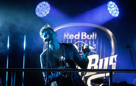 Klip do utworu trofea obiegł sieć. Dawid Podsiadlo Zagral Na Red Bull Tour Bus W Rzeszowie Foto Nowiny