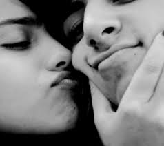 É possível transar com um amigo sem estragar a amizade? Especialista falam 