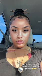 Yana Medina's Instagram, Twitter & Facebook