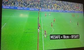 Serdar azizin limanın müdahalesiyle yerde kaldığı pozisyonun net bir. Fenerbahce Nin Golunde Van Persie Ofsayt