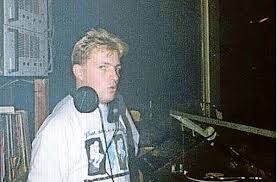 Mcu fans, here are some streaming picks to watch while you wait for the next episode of the falcon and the winter solider. share this rating. Wir Bleiben Zu Hause Festival Popmusik Von Wohnzimmer Zu Wohnzimmer Kultur Stuttgarter Zeitung