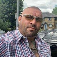 Lee Cato's Instagram, Twitter & Facebook