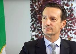 Qualcuno vicino a noi, alla nostra famiglia, lo ha tradito. Luca Attanasio Non E Morto Invano