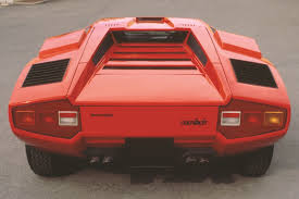 Erleben sie sportwagen bei denen das fahren und der kauf wahre freude bereiten. Tradition 40 Jahre Lamborghini Countach Gandini Geschoss Aus Einer Anderen Galaxie Magazin