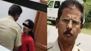 Tumkur Police in Hot Water: DYSP Caught In Compromising Position With Woman  In Washroom - Oneindia News