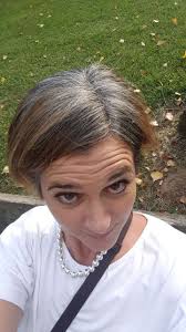 Sistema per ottenere liscio con effetto naturale su capelli sale e pepe, ideale anche per l’uomo, dona idratazione profonda, lucentezza estrema. Pin Su Colore