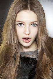 Billedresultat For Light Brown Neutral Hair Hair Pale Skin Honey Brown Hair Hair Color
