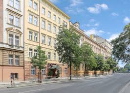 It is also close to the main train station. Hotel City Club