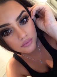 malory arango (maloryyy_)