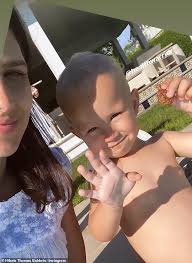 Dec 06, 2016 · source: Pregnant Hilaria Baldwin Enjoys A Tranquil Afternoon By The Pool With Sons Rafael 5 And Romeo 2